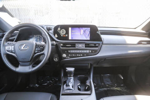 2025 Lexus ES 350