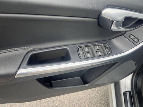 2016 Volvo XC60 T5 Premier