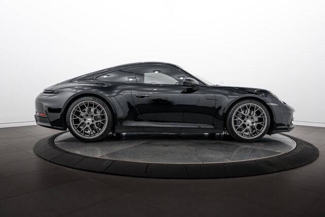2025 Porsche 911 Carrera