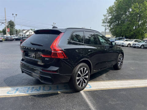 2023 Volvo XC60 B5 Plus Dark Theme