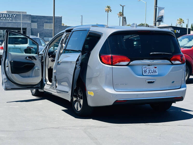 2018 Chrysler Pacifica Hybrid Limited