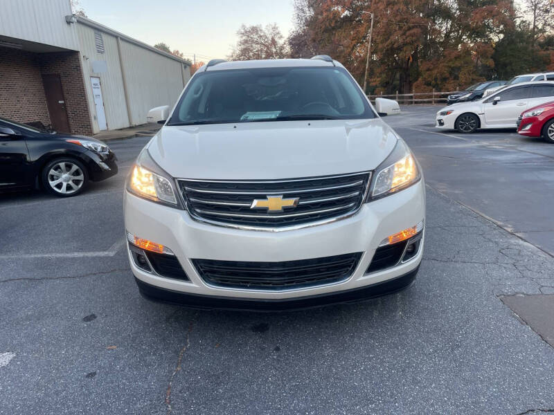 2015 Chevrolet Traverse 2LT photo 3