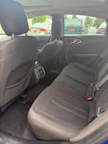 2015 Chrysler 200 Limited