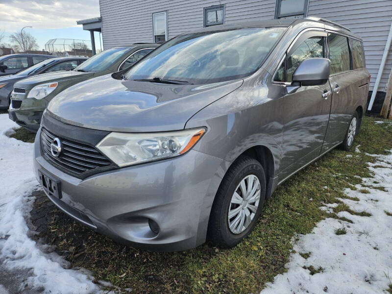 2013 Nissan Quest SV's photo