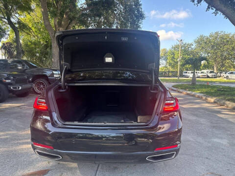 2022 BMW 7 Series 740i