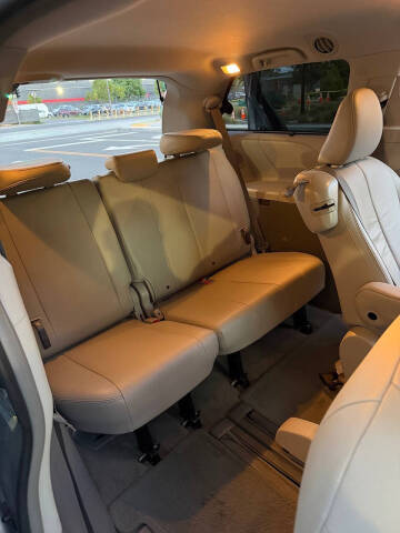 2012 Toyota Sienna XLE 8-Passenger