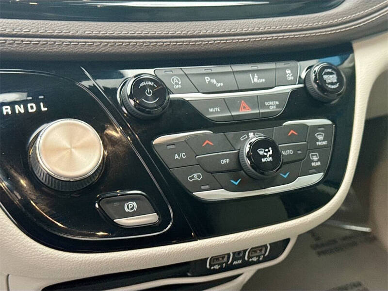 2021 Chrysler Pacifica Touring L