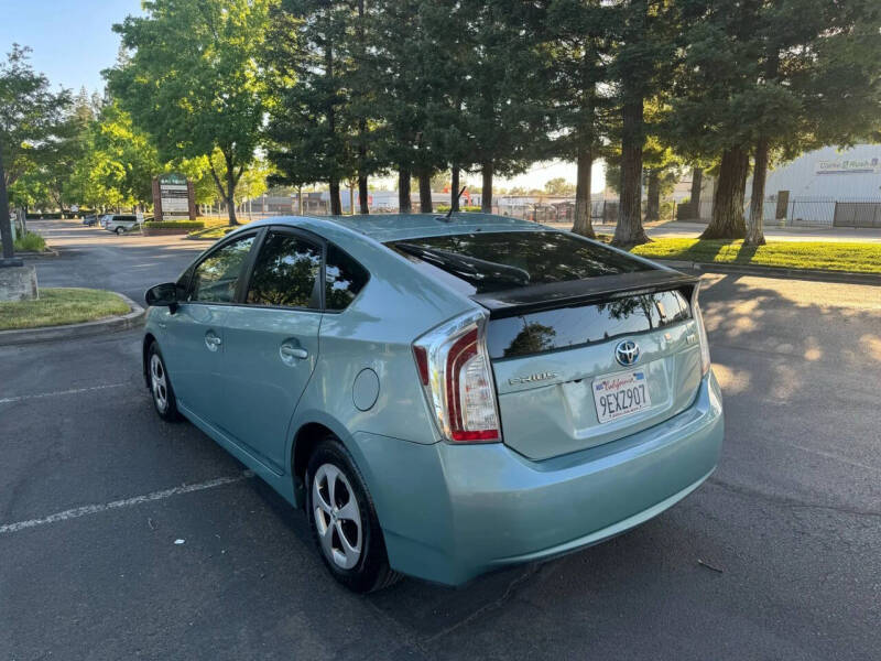 2014 Toyota Prius Two