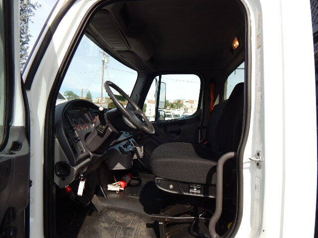 2015 Freightliner M2 106