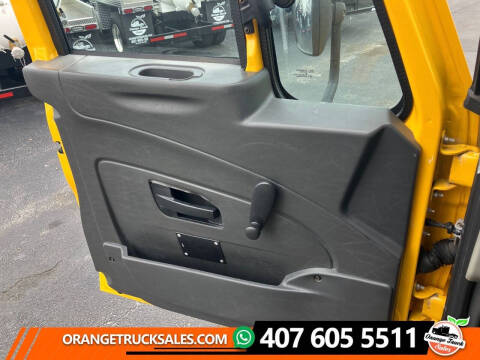 2018 International DuraStar 4300