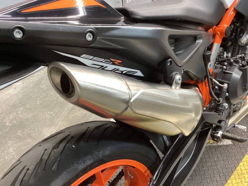 2020 KTM 890 Duke R