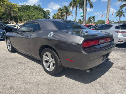 2014 Dodge Challenger SXT
