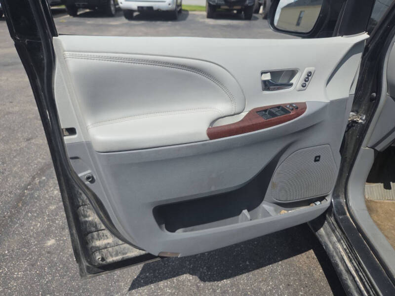 2012 Toyota Sienna Limited 7-Passenger