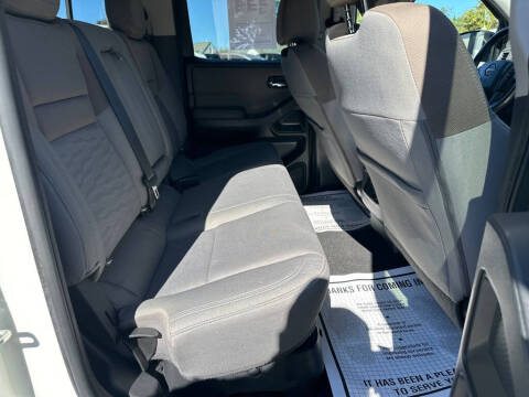 2022 Nissan Frontier SV