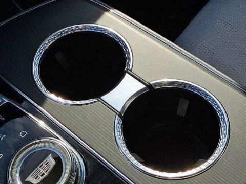 2024 Cadillac LYRIQ Luxury 1