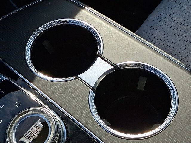 2024 Cadillac LYRIQ Luxury 1