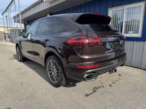 2017 Porsche Cayenne Platinum Edition