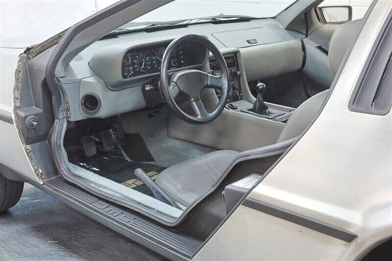 1982 DeLorean DMC-12