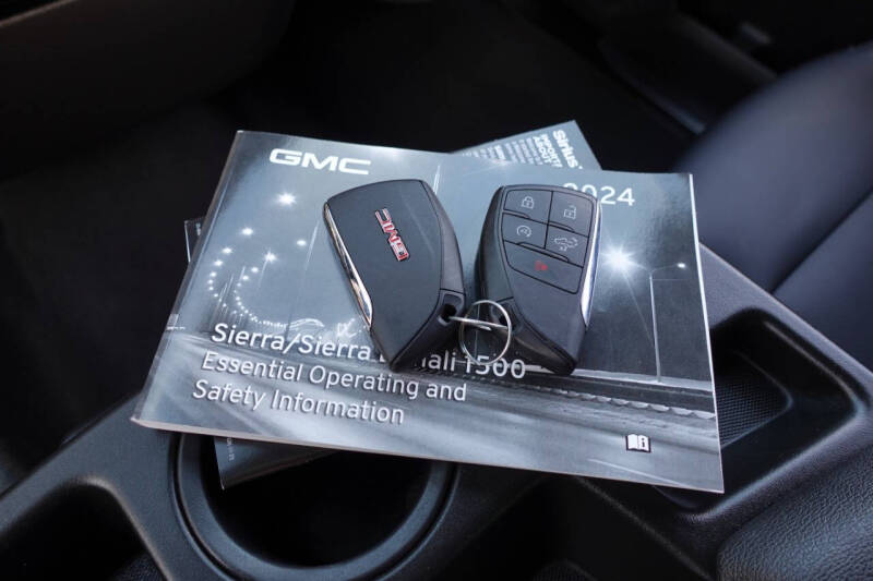 2024 GMC Sierra 1500 Elevation Standard