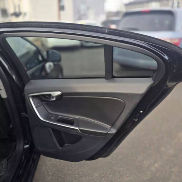 2017 Volvo S60 T5 Dynamic