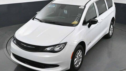 2025 Chrysler Voyager LX