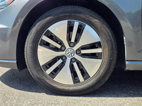 2018 Volkswagen e-Golf SEL Premium