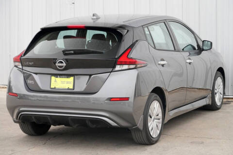 2025 Nissan LEAF S