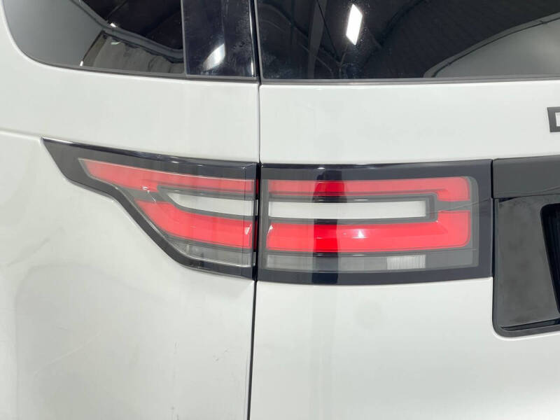 2020 Land Rover Discovery Landmark Edition