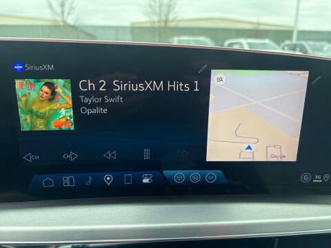 2025 Cadillac LYRIQ Luxury 2