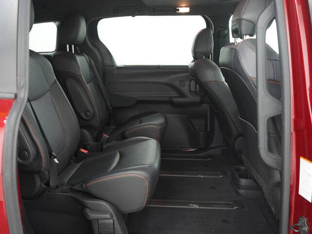 2022 Toyota Sienna XSE 7-Passenger