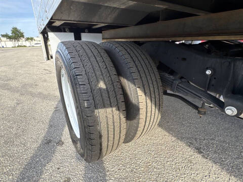 2023 Ford E-Series E-450 SD