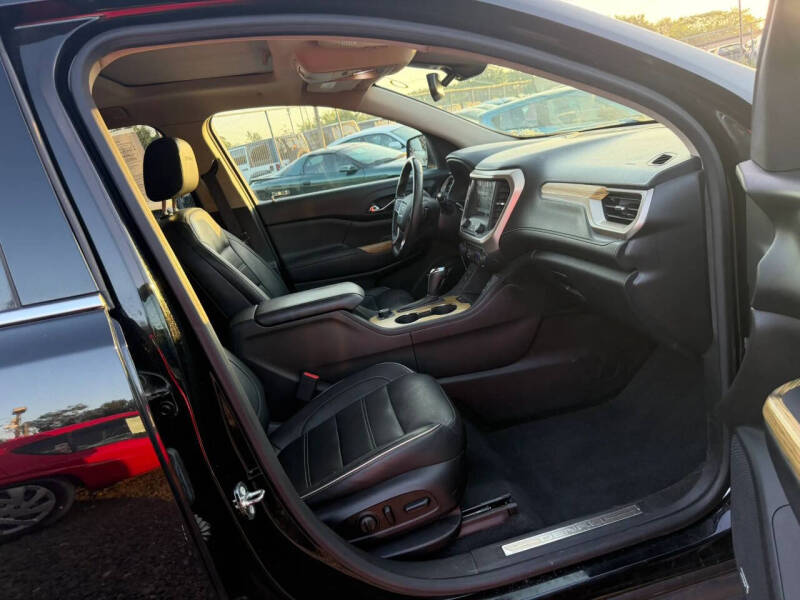 2017 GMC Acadia Denali