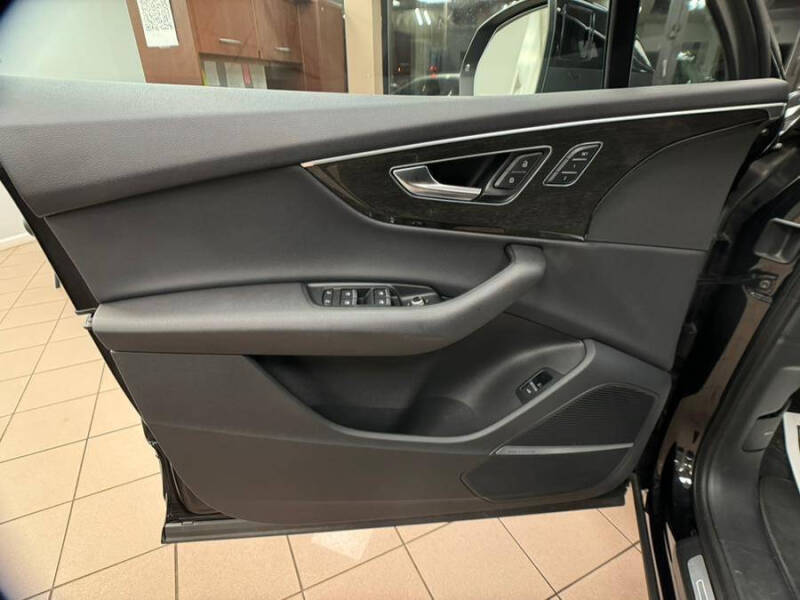 2022 Audi Q7 quattro Premium Plus 55 TFSI