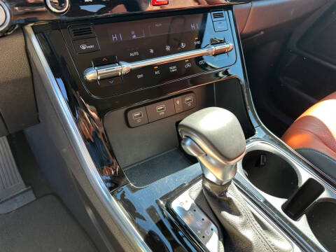 2024 Kia Carnival SX