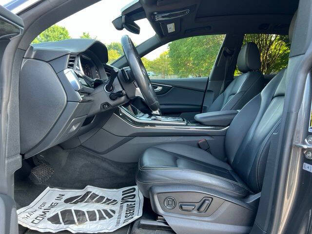 AudiQ812