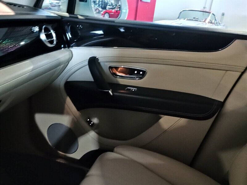 2019 Bentley Bentayga 48