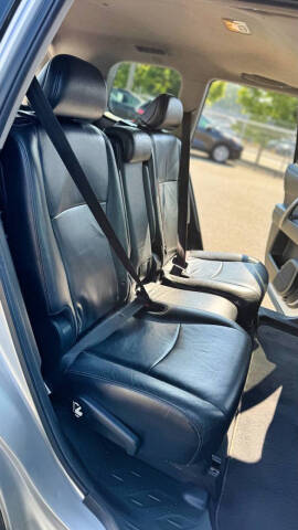 2011 Toyota Highlander SE