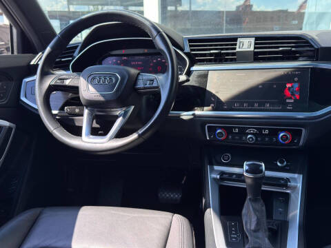 2023 Audi Q3 quattro S line Premium 45 TFSI