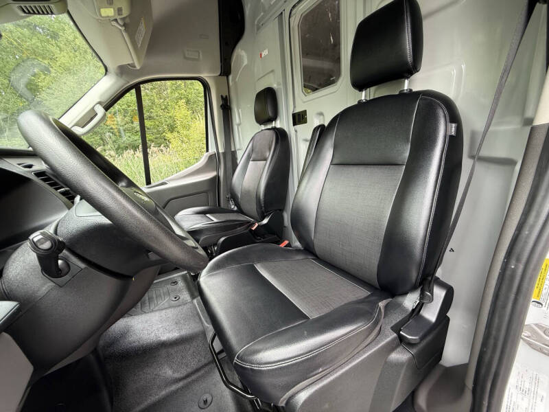 2024 Ford Transit 250