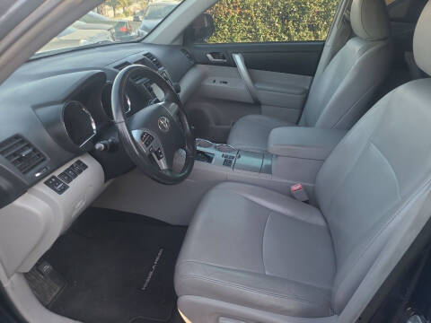 2013 Toyota Highlander SE