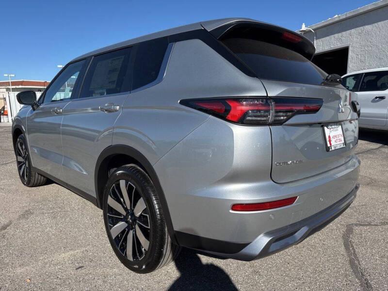 2026 Mitsubishi Outlander SE