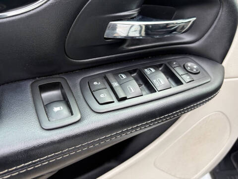 2016 Dodge Grand Caravan SXT Plus