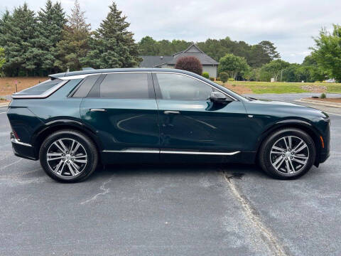 2025 Cadillac LYRIQ Luxury 1