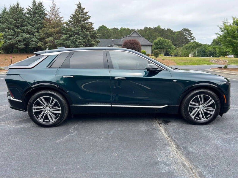 2025 Cadillac LYRIQ Luxury 1