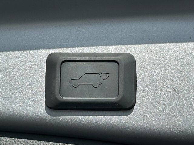 2025 Toyota RAV4 Hybrid XLE Premium