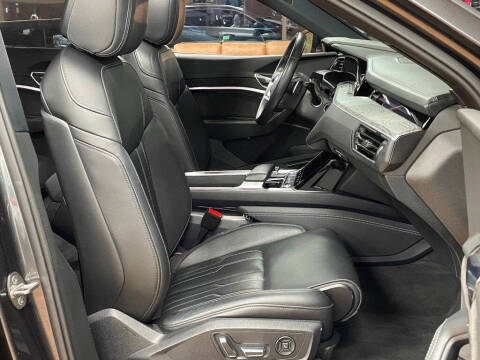 2019 Audi e-tron quattro Prestige