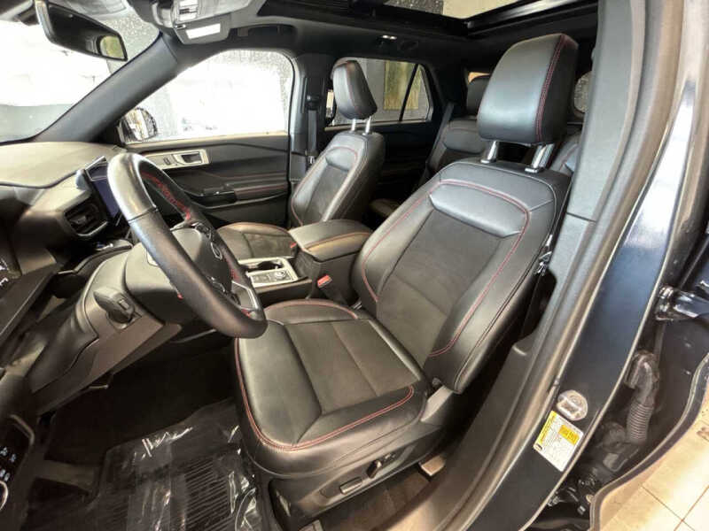 2024 Ford Explorer ST-Line