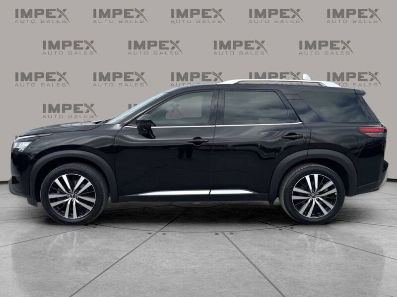 2023 Nissan Pathfinder Platinum