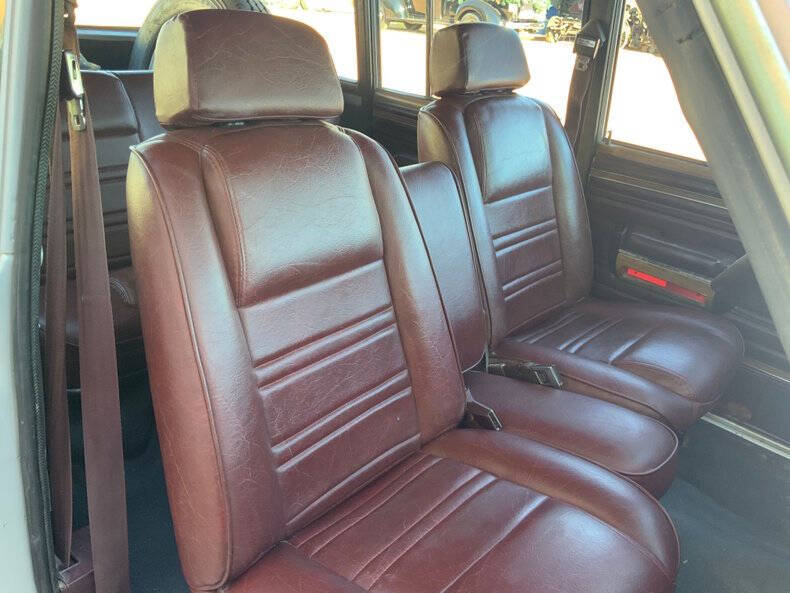 1987 Jeep Grand Wagoneer