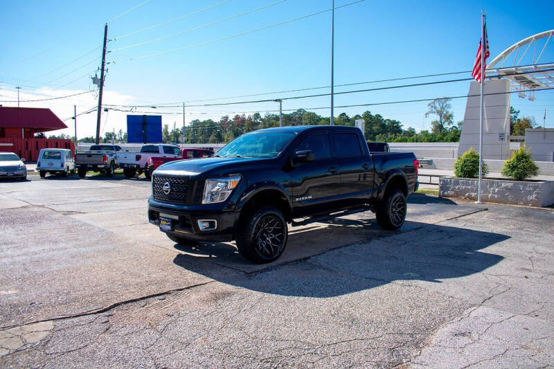 2017 Nissan Titan SV